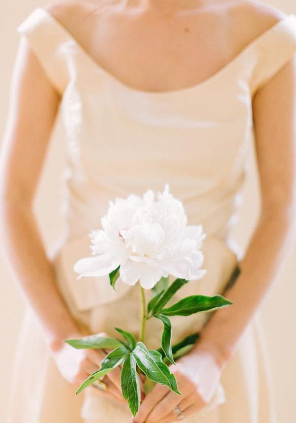 17 Unique Alternatives to the Traditional Wedding Bouquet 39