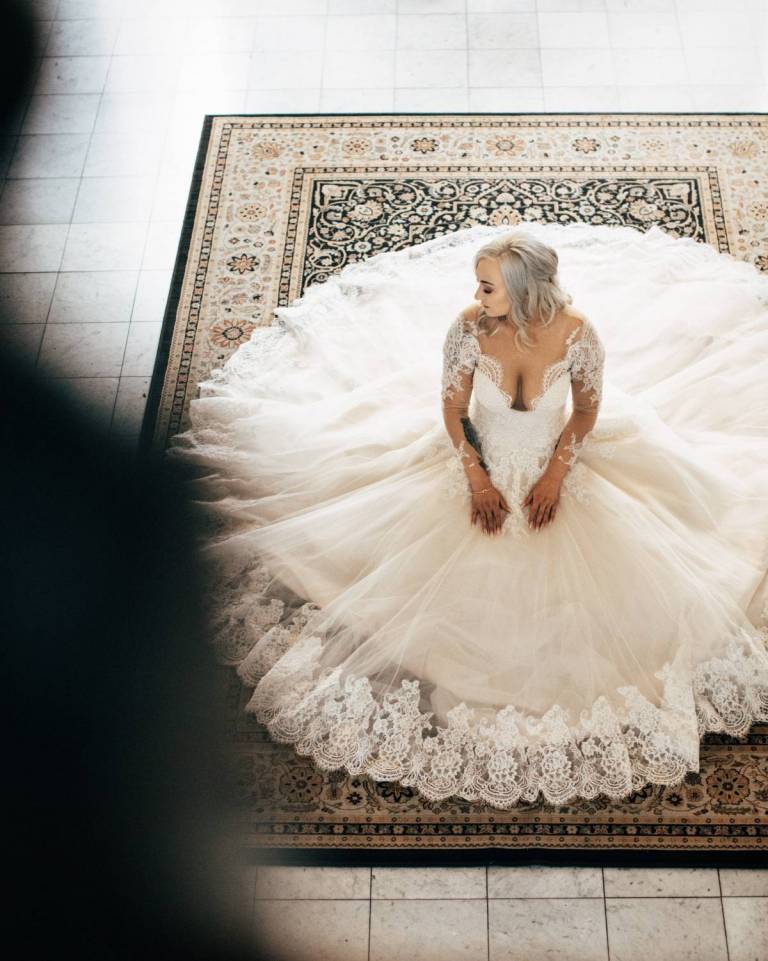 5 Ways To Tie Family Heirlooms Into Your Wedding - Sweet Violet Bride