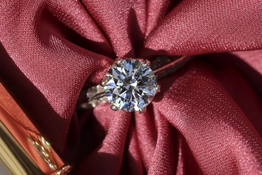Wedding Ring Shopping Guide: Natural Vs. Lab Diamonds 11