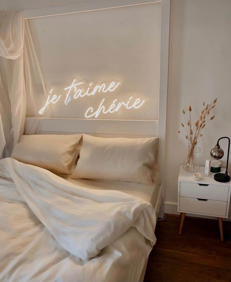 Ideas for Using Neon Signs in Your Wedding Decor 11