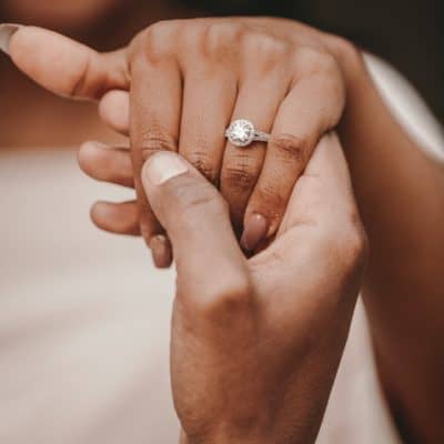How Do You Wear Wedding And Engagement Rings Properly? Your FAQs Answered 77