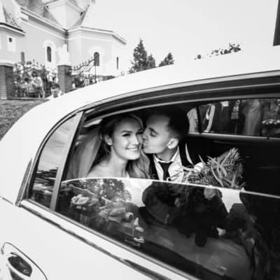 Why A Limousine Is The Perfect Wedding Transport 44