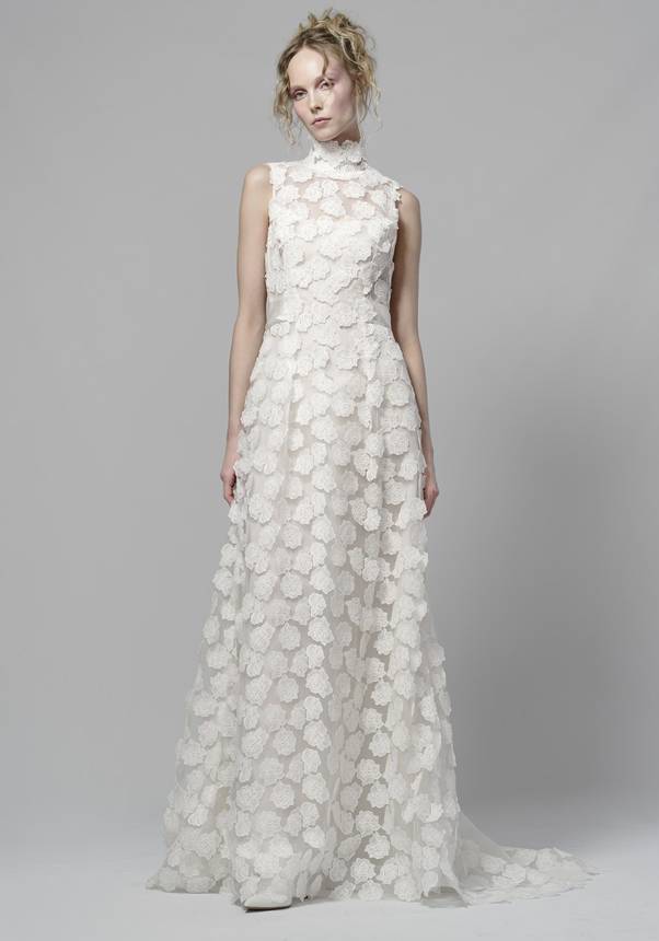 High-Necked Wedding Gowns: The Subtle Star of Bridal Fashion 37