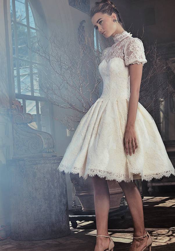 High-Necked Wedding Gowns: The Subtle Star of Bridal Fashion 35