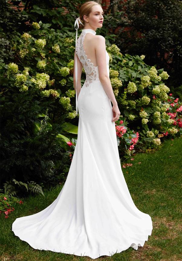 High-Necked Wedding Gowns: The Subtle Star of Bridal Fashion 29
