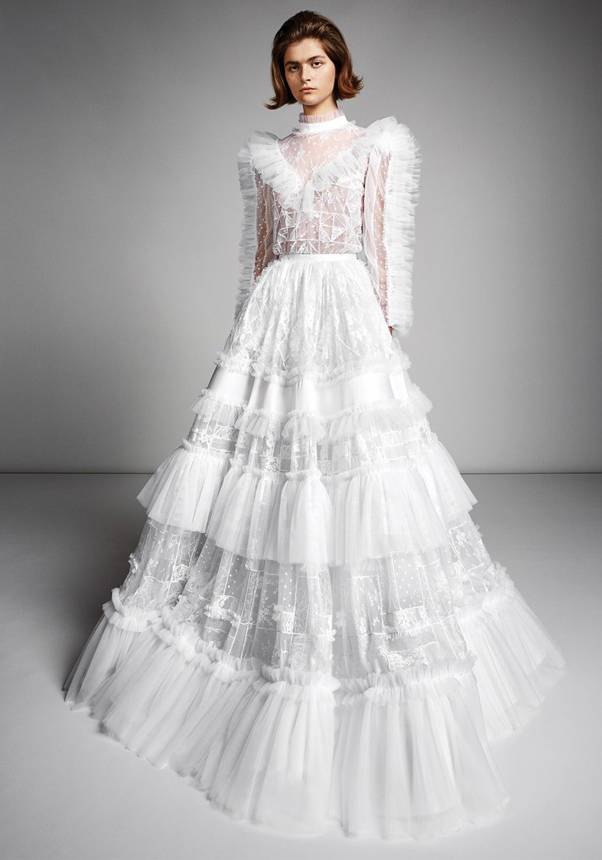 High-Necked Wedding Gowns: The Subtle Star of Bridal Fashion 23