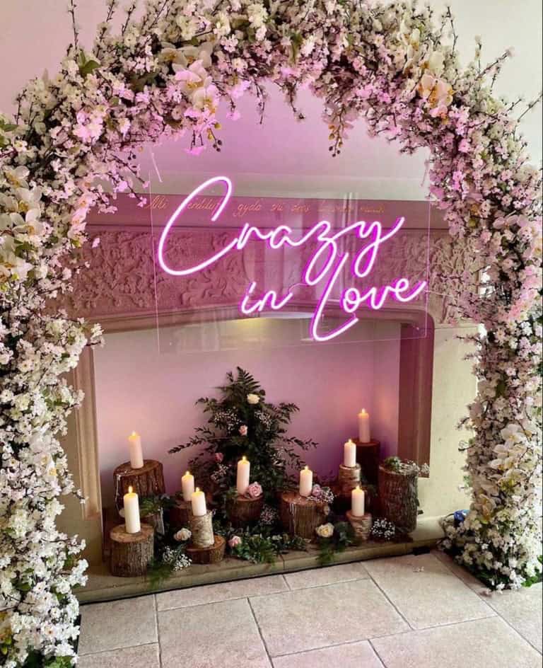 How to Incorporate Neon Signs into Your Wedding Reception 25